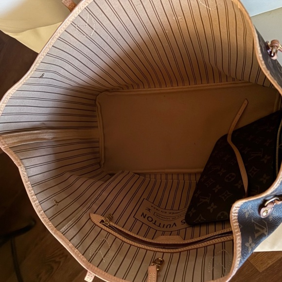 Louis Vuitton bag - Picture 3 of 6